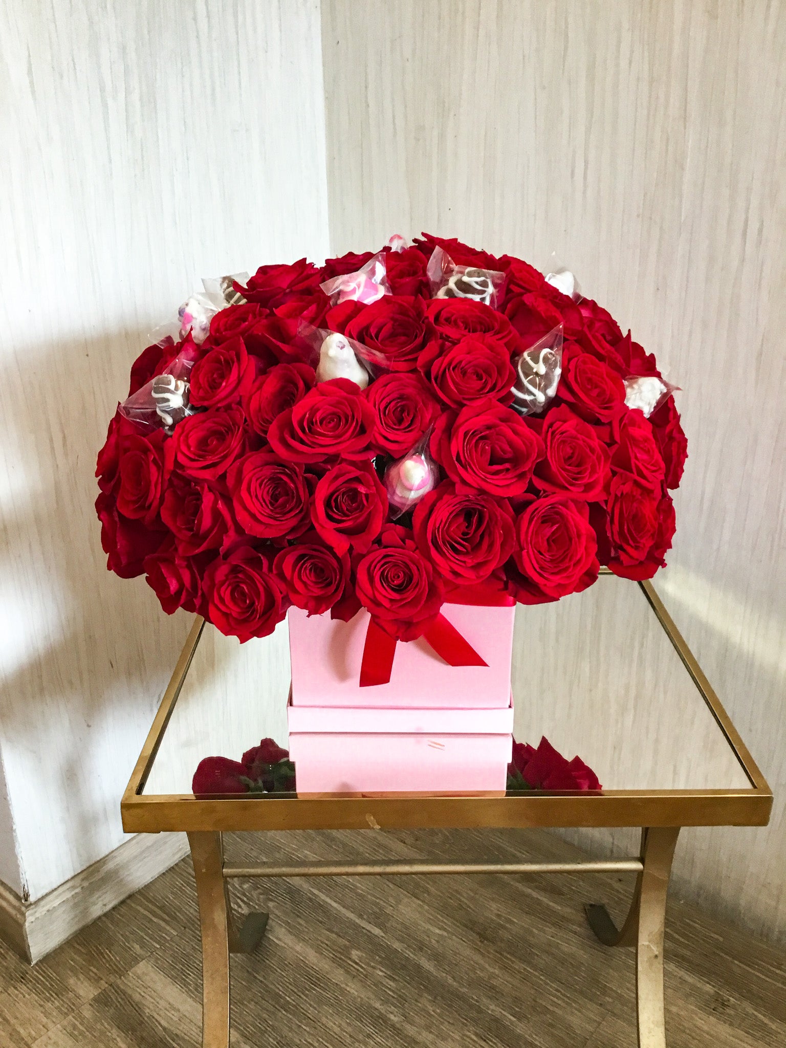 Classic 100 red roses